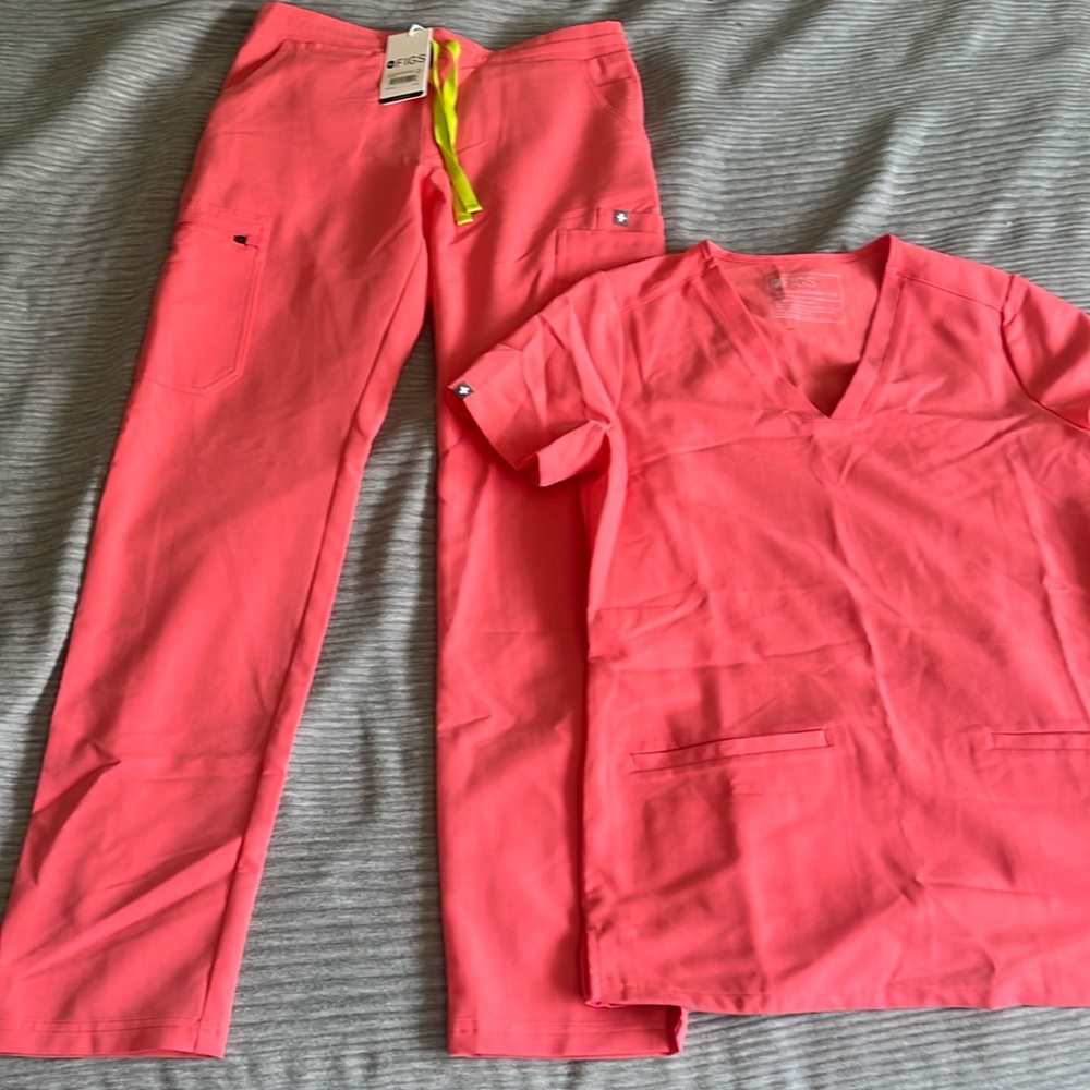 Figs scrubs size xs, limited edition pink with tags on pants, top worn once